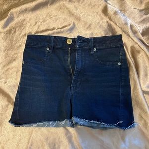 High-waisted American Eagle shorts